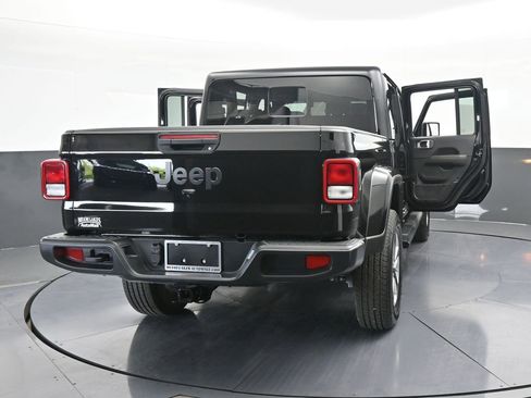 Used 2024 Jeep Gladiator Sport w/ Premium Package image 71