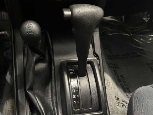 Used 2003 Nissan Frontier XE image 16