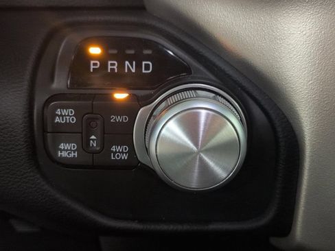 Used 2019 RAM 1500 Laramie AWD/4WD image 13