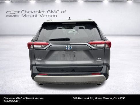 Used 2024 Toyota RAV4 SE w/ Convenience Package image 4