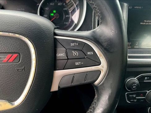 Used 2015 Dodge Charger SXT RWD image 19