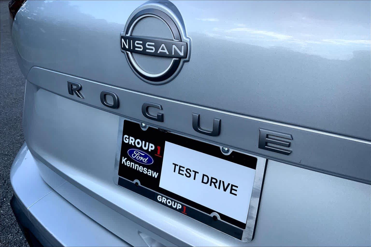 Used 2024 Nissan Rogue SV FWD image 29