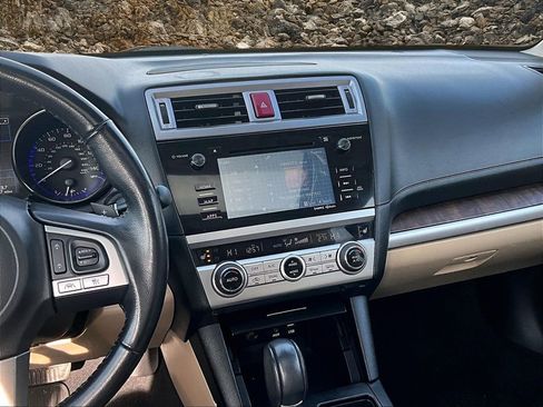 Used 2016 Subaru Outback 2.5i Limited image 6