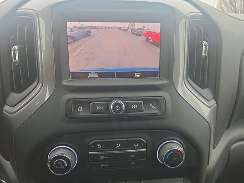 Used 2022 Chevrolet Silverado 1500 Custom image 15