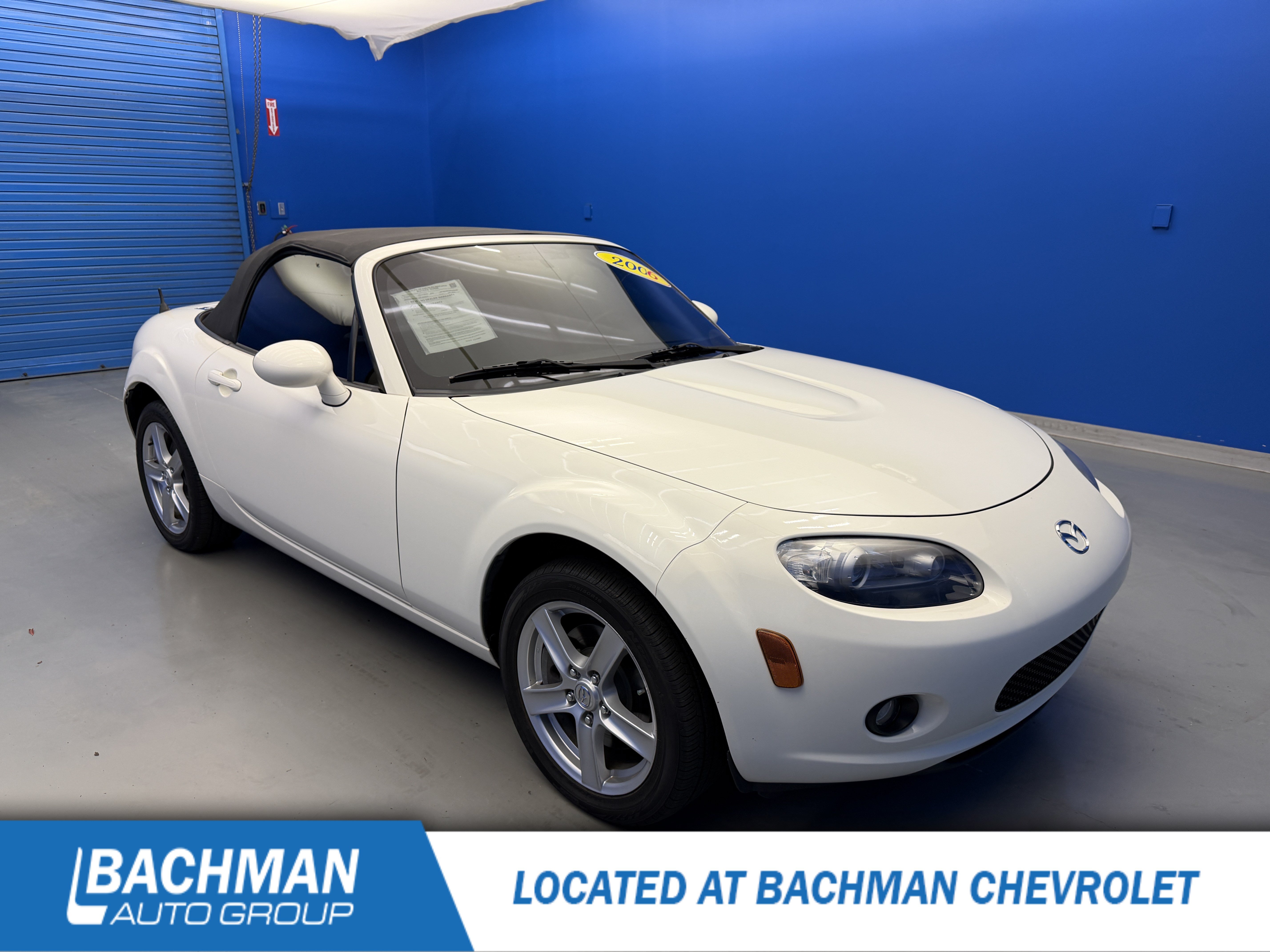 Used 2006 MAZDA MX-5 Miata Touring RWD image 1