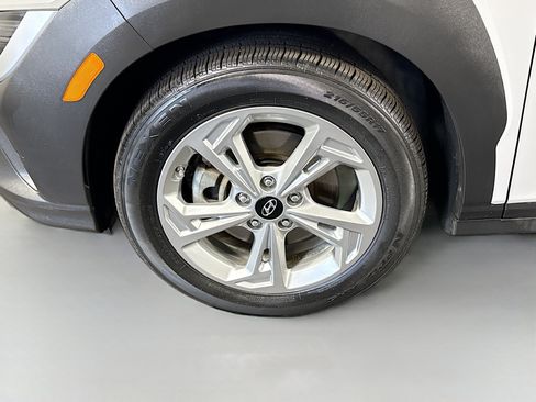 Used 2023 Hyundai Kona SEL AWD/4WD image 38