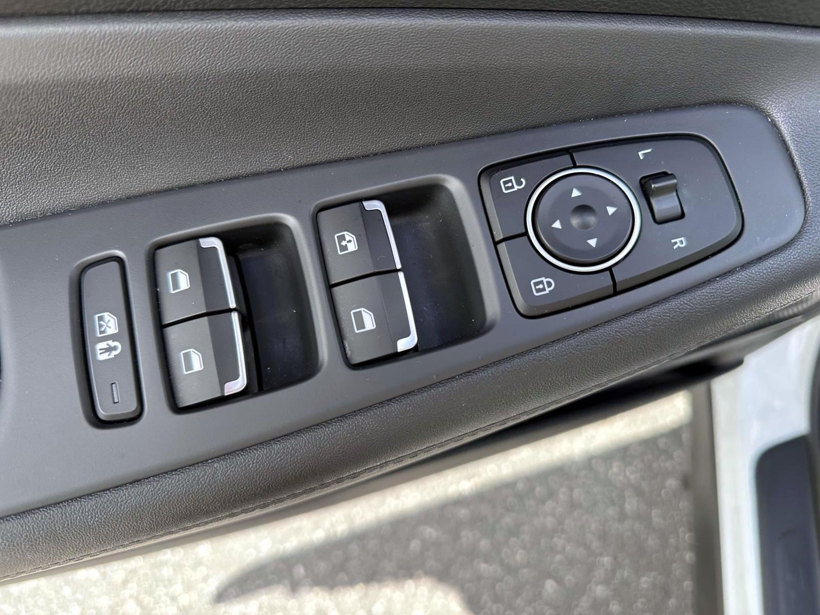 Used 2023 Hyundai Santa Fe SE AWD/4WD image 9