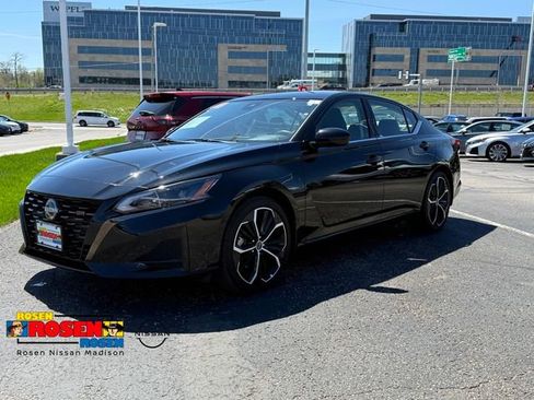 Certified 2023 Nissan Altima 2.5 SR FWD image 3