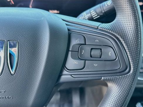 Used 2024 Buick Envista Preferred w/ Convenience II Package FWD image 37