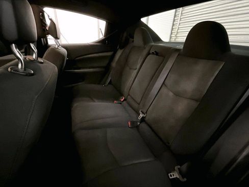 Used 2013 Dodge Avenger SE image 26