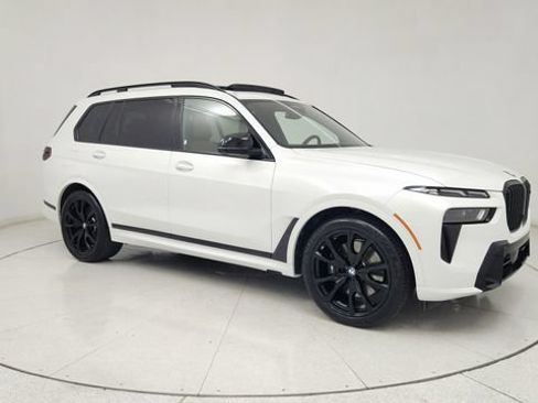 Used 2023 BMW X7 M60i AWD/4WD image 1