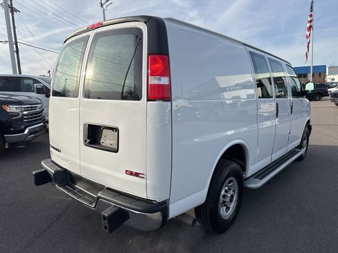 Used 2024 GMC Savana 2500 w/ Driver Convenience Package image 5