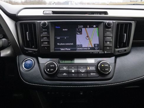 Used 2018 Toyota RAV4 Limited w/ Carpet Mat Package image 5