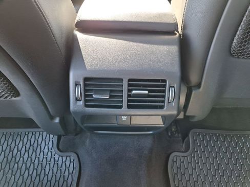 Used 2019 Jaguar E-PACE SE image 21