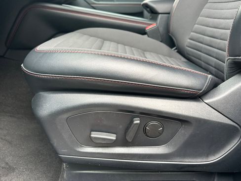 Used 2025 Ford Explorer ST-Line w/ ST-Line Street Pack image 13