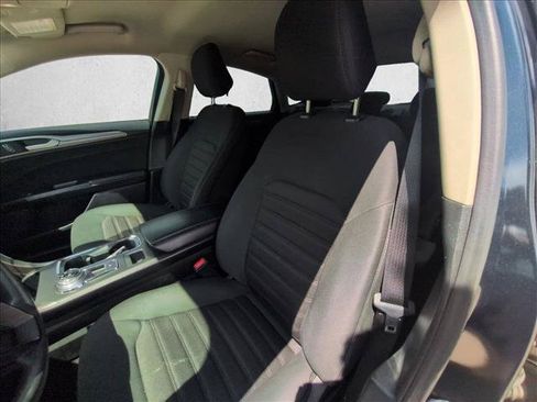 Used 2020 Ford Fusion SE AWD/4WD image 14