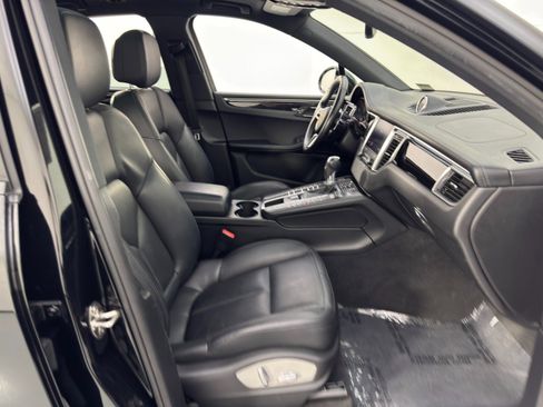 Used 2018 Porsche Macan image 15