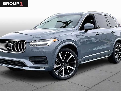 Used 2020 Volvo XC90 T6 Momentum w/ Protection Package Premier image 1