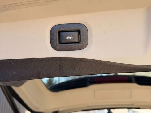 Used 2020 Nissan Rogue SV image 6