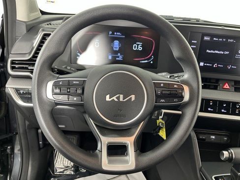 Used 2023 Kia Sportage LX FWD image 17