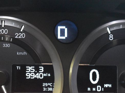 Used 2014 Aston Martin V8 Vantage S image 3