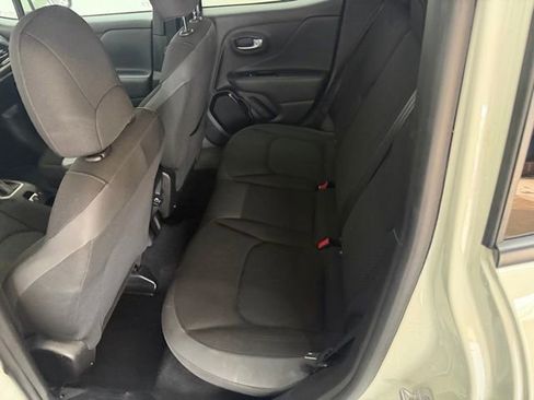 Used 2018 Jeep Renegade Altitude image 31