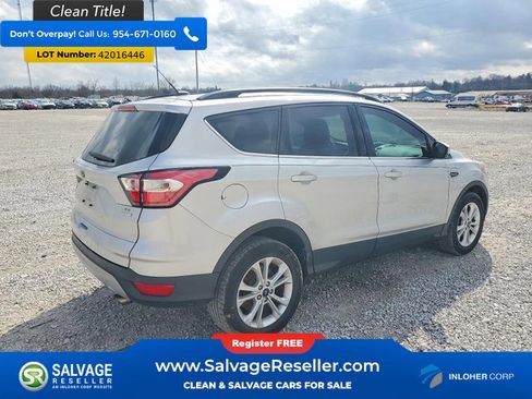 Used 2017 Ford Escape SE w/ Equipment Group 201A FWD image 4