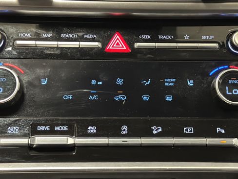 Used 2024 Hyundai Santa Fe XRT AWD/4WD image 18