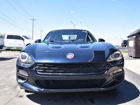Used 2018 FIAT 124 Spider Classica w/ Technology & Siriusxm Group image 2