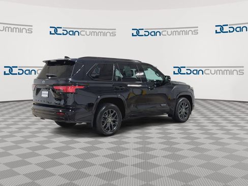 Used 2023 Toyota Sequoia Platinum AWD/4WD image 8