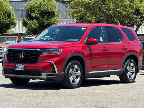 Used 2025 Honda Pilot EX-L image 8