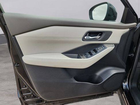 Used 2024 Nissan Rogue SL FWD image 10
