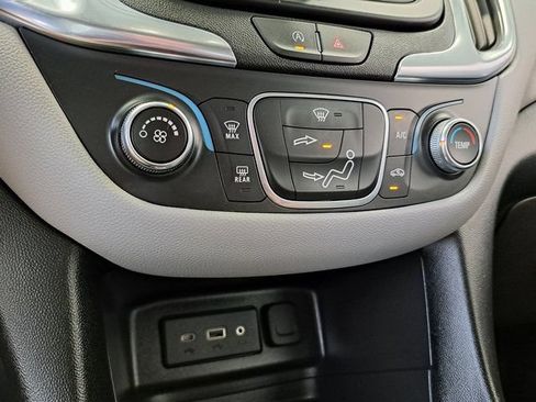 Used 2024 Chevrolet Equinox LS w/ Sport Edition FWD image 17