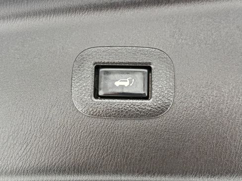 Used 2020 Nissan Armada SL w/ Premium Package image 45