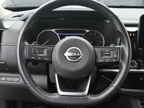 Used 2023 Nissan Pathfinder SV image 28