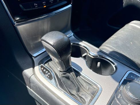 Used 2020 Jeep Grand Cherokee Overland image 17