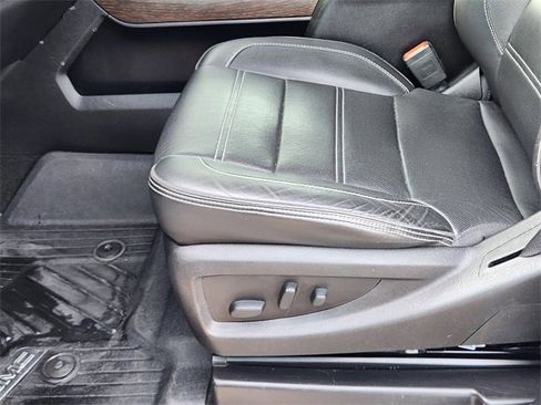 Used 2017 GMC Sierra 2500 Denali w/ Duramax Plus Package image 8