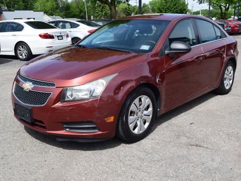 Used 2012 Chevrolet Cruze LS w/ Connectivity Package FWD image 2