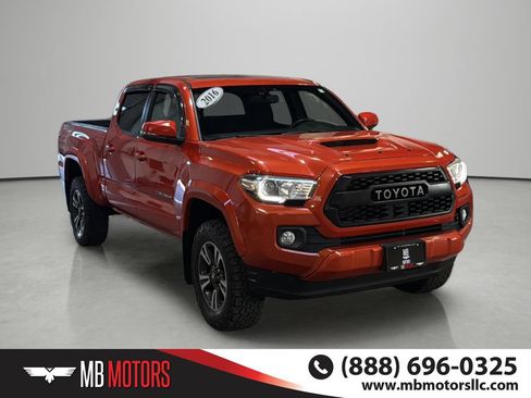 Used 2016 Toyota Tacoma SR5 AWD/4WD image 6