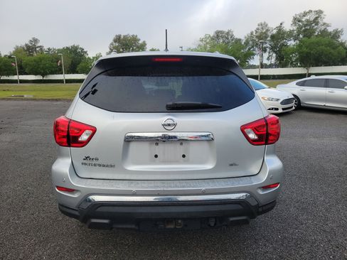 Used 2017 Nissan Pathfinder SL w/ Trailer Tow Package FWD image 16
