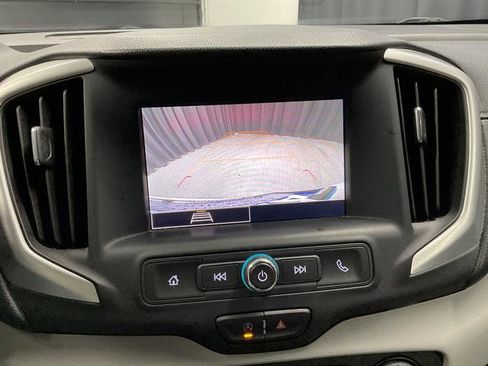 Used 2022 GMC Terrain SLE image 24