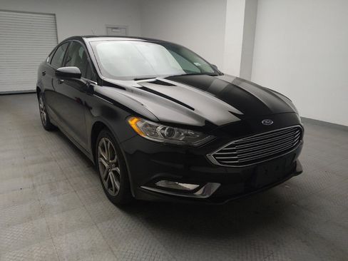 Used 2017 Ford Fusion SE w/ Equipment Group 201A image 13