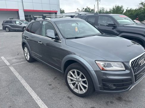 Used 2017 Audi Q5 2.0T Premium Plus w/ Technology Package AWD/4WD image 8