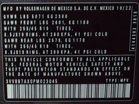 Used 2023 Volkswagen Tiguan SE R-Line image 40