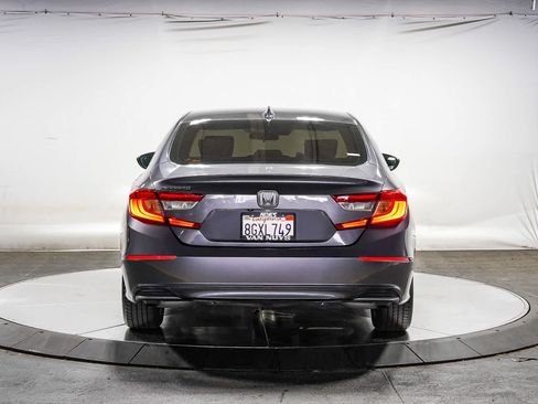 Used 2018 Honda Accord EX image 3