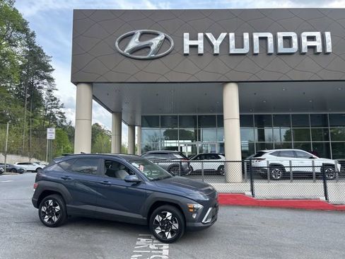 Used 2025 Hyundai Kona SEL image 1