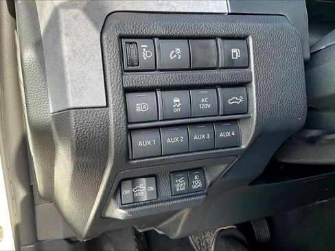 Used 2025 Toyota Tacoma Trailhunter Hybrid Double Cab image 35