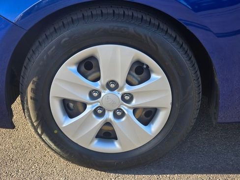 Used 2018 Kia Forte LX w/ LX Rear Camera Package image 9