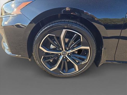 New 2025 Nissan Altima 2.5 SR image 10