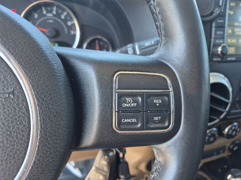 Used 2014 Jeep Wrangler Unlimited Sahara w/ Max Tow Package AWD/4WD image 26
